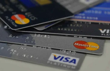 Juros do cartão de crédito rotativo atingem 449,9% ao ano