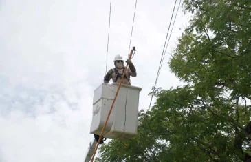 Manutenção na rede elétrica deixa áreas do Paranoá sem energia nesta segunda