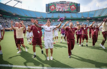 Fluminense faz jogo de gigante, derruba a Inter de Milão e está nas quartas de final