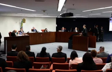 Despesa com supersalários no Judiciário crescem 49,3% em 2024, mostra estudo