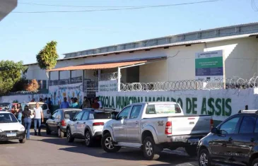 Escola Municipal Machado de Assis é reformada e ganha nova quadra esportiva