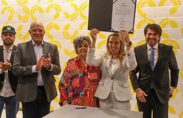 Vice-governadora Celina Leão assina termo de concessão de terreno à Fundação Athos Bulcão