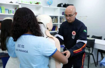 Projeto leva orientações sobre primeiros-socorros às escolas do DF