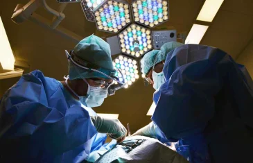 Cirurgia inovadora muda a realidade de pacientes com câncer de pênis no DF