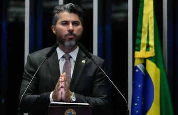 Senador defende Bolsonaro e critica reação de Lula a fala de Trump