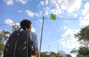 Acidentes com pipas na rede elétrica crescem 60%; saiba como evitar riscos
