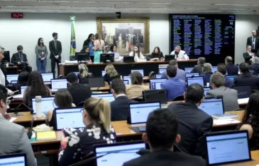 CCJ da Câmara aprova admissibilidade da PEC da Segurança Pública