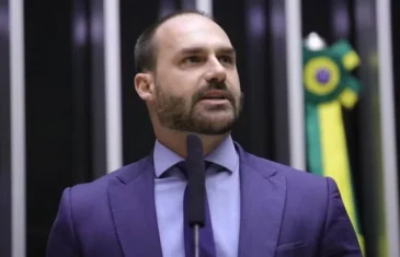 Eduardo Bolsonaro afirma que não vai renunciar ao mandato de deputado