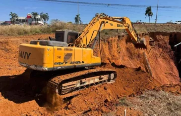 Obras paliativas têm início na voçoroca da BR-040 em Valparaíso-GO