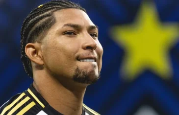 Rony desiste de ação na Justiça em que tentava rescindir contrato com o Atlético-MG; Arana se declara ao clube