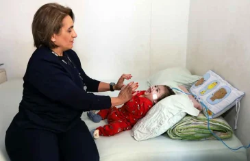 Atenção domiciliar de equipe multidisciplinar do HRC transforma a vida de famílias