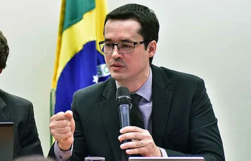 Deltan Dallagnol terá que pagar R$ 135 mil a Lula por caso do PowerPoint