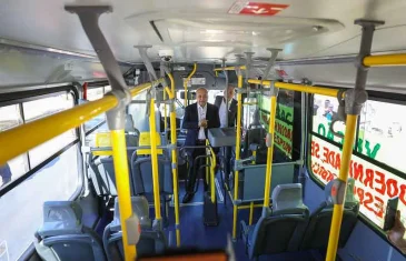 Ibaneis inicia entrega de novos ônibus e lança aplicativo para modernizar transporte coletivo