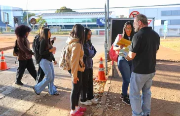 Campanha conscientiza sobre segurança no trânsito em áreas escolares