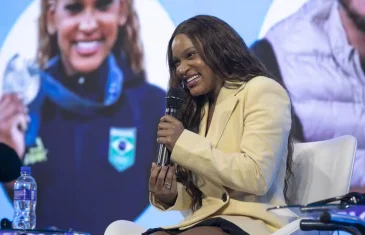 Maior medalhista olímpica do Brasil, Rebeca Andrade diz que não disputará mais provas de solo