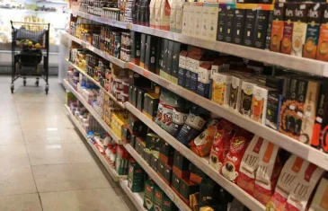 Vendas no comércio recuam 0,1% em junho, 3º mês seguido de queda
