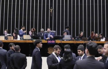 Deve ir ao Plenário nos próximos dias isenção do IR para salários de até R$ 5 mil