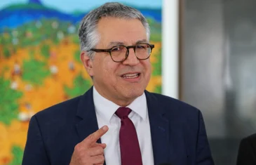 Estados Unidos cancelam vistos da filha e da esposa do ministro Alexandre Padilha