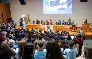 Câmara Legislativa celebra 50 anos do CIL que anuncia novo idioma em 2026