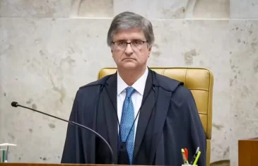Procuradoria é contra a presença de agentes da PF dentro da casa de Bolsonaro