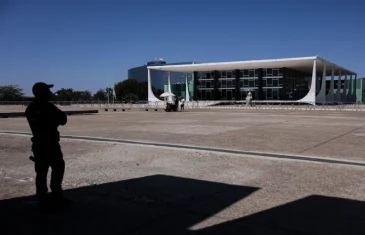 Julgamento de Bolsonaro: STF tem drones e policiais com cães farejadores para reforçar segurança