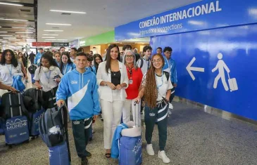 Estudantes da rede pública se despedem de Brasília rumo a intercâmbio no Reino Unido