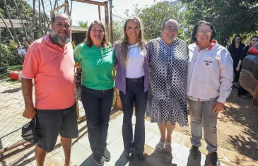 Vice-governadora entrega licenças ambientais a produtores rurais de Planaltina