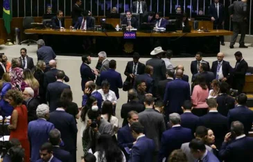 Câmara aprova regime de urgência para projeto sobre anistia