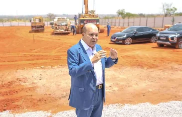 Governador acompanha andamento da obra da UPA da Estrutural
