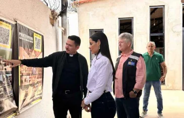 Famílias carentes recebem cestas básicas por meio do Programa Solidariedade Salva