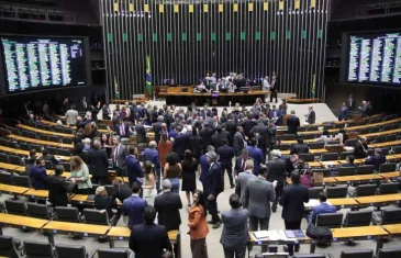 Câmara aprova MP que cria o programa Agora Tem Especialistas