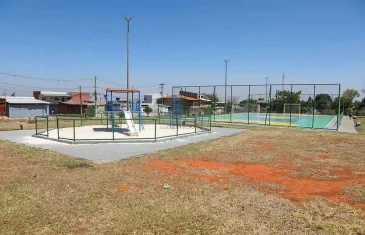 GDF entrega 14 parquinhos público de Samambaia reformados