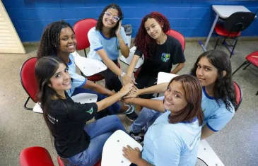 Estudantes nascidos em maio e junho recebem a 7ª parcela do Pé-de-Meia