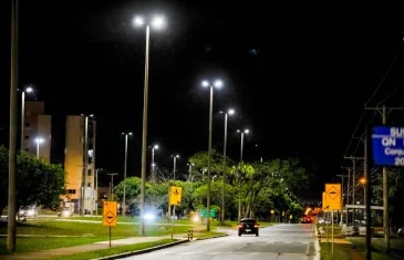 Duas regiões do DF recebem 1,3 mil luminárias de LED