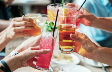 Mulheres e álcool: aumento do consumo acende alerta no Brasil