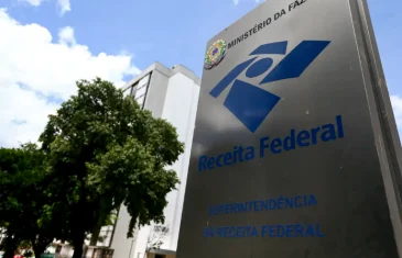 Novo leilão da Receita Federal terá iPhone por R$ 300. Saiba como participar