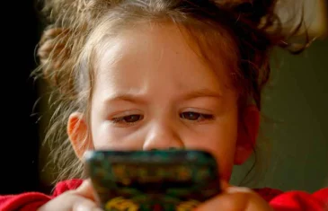 Governo cria classificação indicativa para apps e nova faixa etária