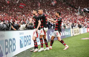 Flamengo vence o Palmeiras e segue na briga pelo título do Brasileirão