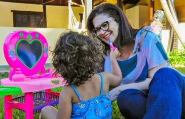 Crianças em situação de vulnerabilidade recebem amor e carinho em lares temporários desde 2019