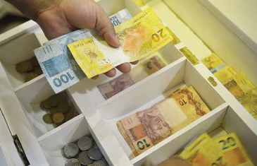 Beneficiários com NIS final 3 recebem Auxílio Gás