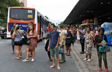Após dia de caos, Rio amanhece em estágio de normalidade