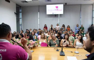 Outubro Rosa: CLDF realiza homenagem e debate prevenção do câncer de mama