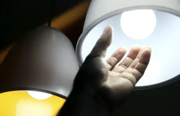 Aneel mantém bandeira vermelha 1 para novembro e conta de luz segue mais cara