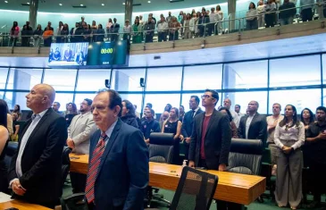 CLDF presta homenagem a engenheiros, arquitetos e técnicos de segurança do trabalho