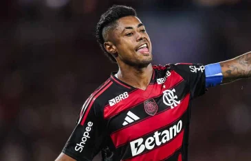 Com emoção no fim, Flamengo vence o Santos e segue à caça da liderança do Brasileirão