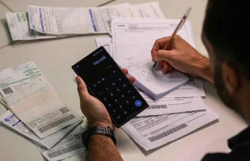 Inflação recua para 0,03% em outubro e acumula 4,49% em 12 meses