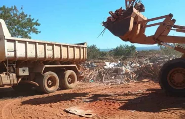 Mutirão de limpeza é realizado próximo às bacias de contenção da BR-070, em Ceilândia