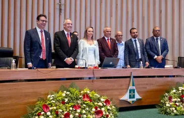 Presidente do Flamengo recebe título de Cidadão Honorário de Brasília em solenidade rubro-negra