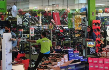 Comércio recua 0,3% nas vendas em setembro, quinta queda em seis meses