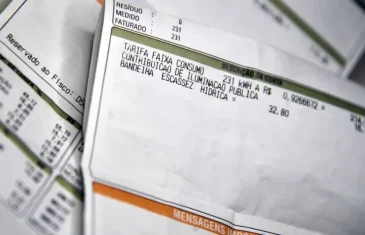 Aneel mantém cobrança extra na conta de luz para novembro